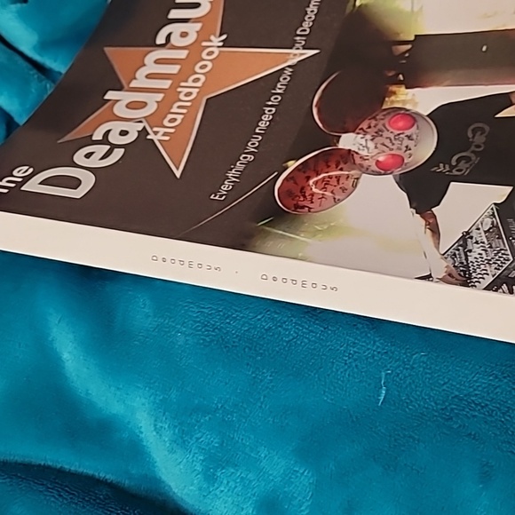 The Deadmau5 Handbook Everything you need to know about Deadmau5 paperback book - Picture 6 of 7